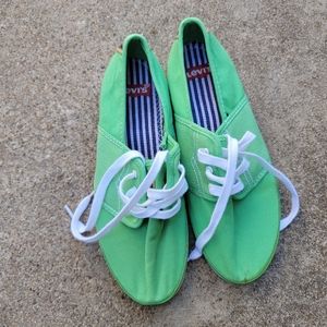 Used Green Levi's Canvas Spring Summer Sneakers Women's Size 8.5 Gently Worn
